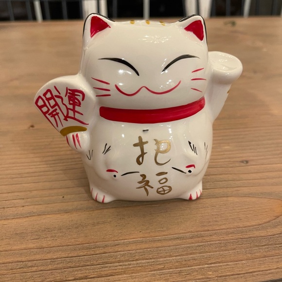 Cat Piggy Bank - Picture 1 of 2